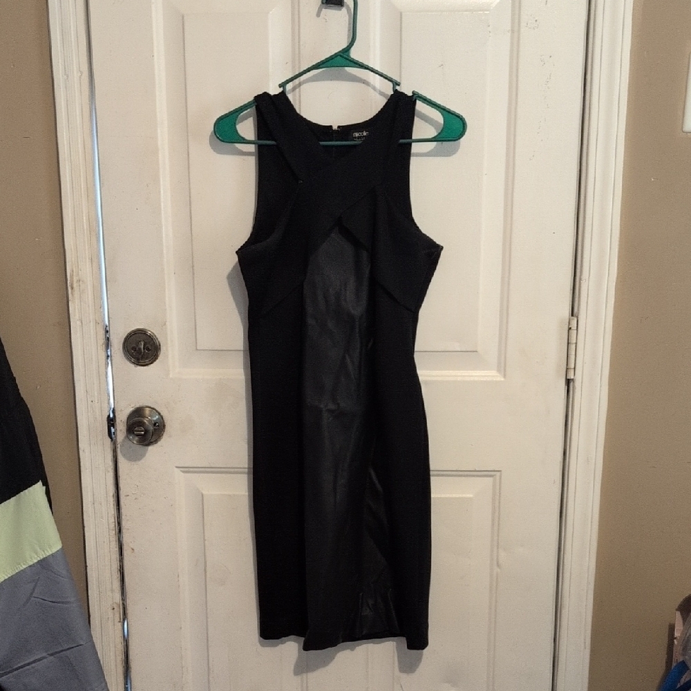 Elegant Black Sleeveless Dress